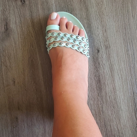 Vince camuto Edolyn Studded Toe Loop Slide Sandal - Picture 4 of 13